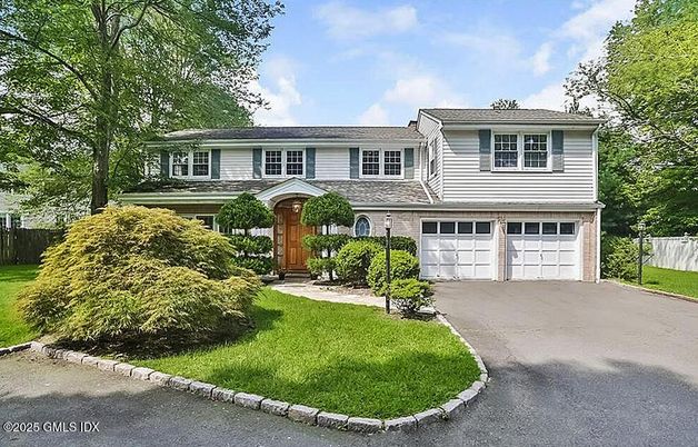 Attached, Exterior, Facade, Raised Ranch