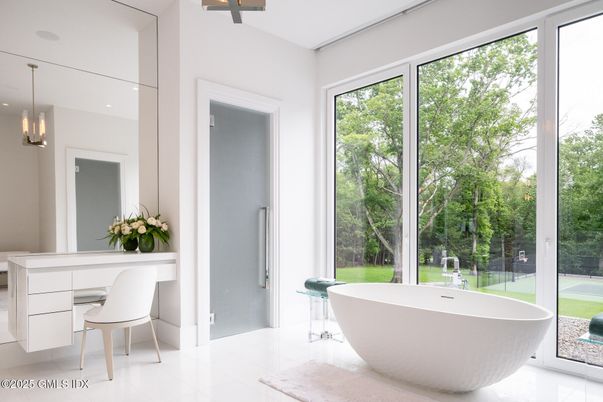Bathroom, Free Standing Baths, Interior, Pendant Lights