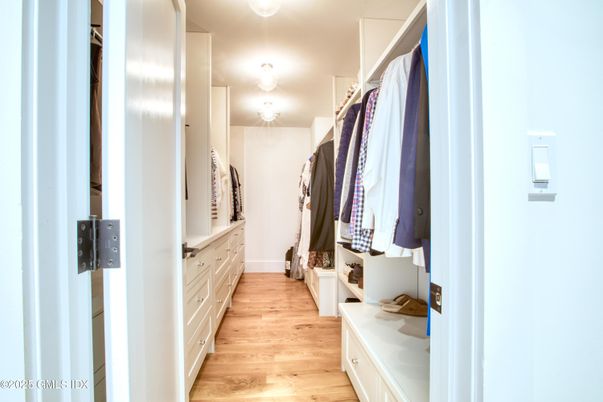 Interior, Walk-in Closets, Wood Texture Flooring