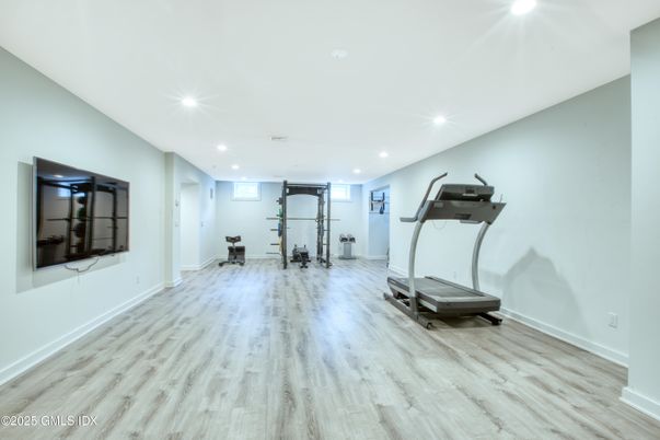 Fitness Equipment, Interior, Recessed Lighting, Wood Texture Flooring