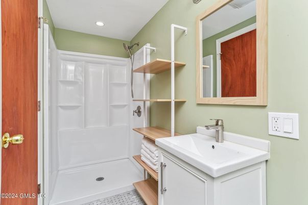 Bathroom, Interior, Recessed Lighting