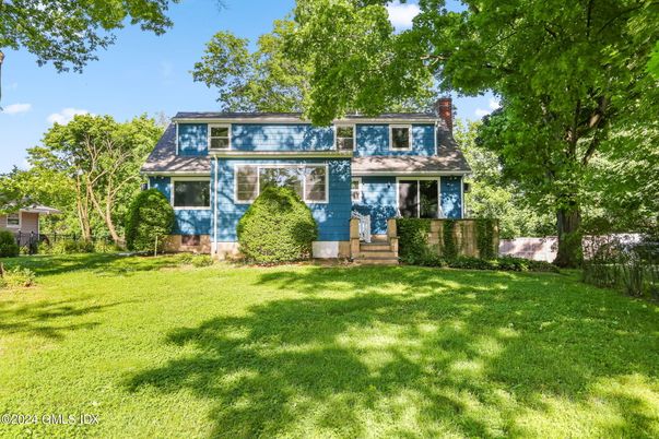 Backyard, Exterior, Facade, American Foursquare