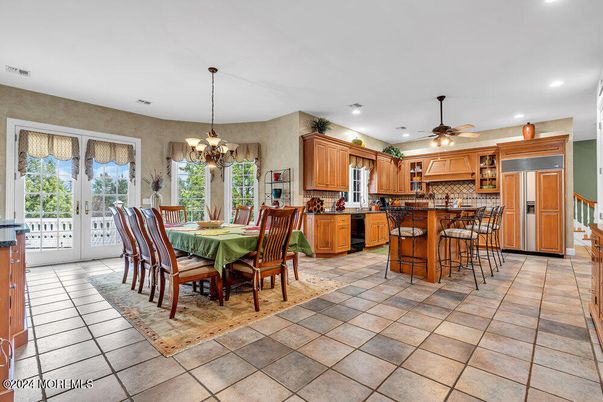 Chandelier, Dining room, Interior, Kitchen, Recessed Lighting