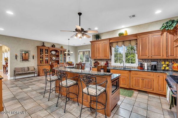 Dining room, Interior, Kitchen, Recessed Lighting
