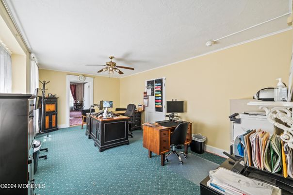 Home Office, Interior