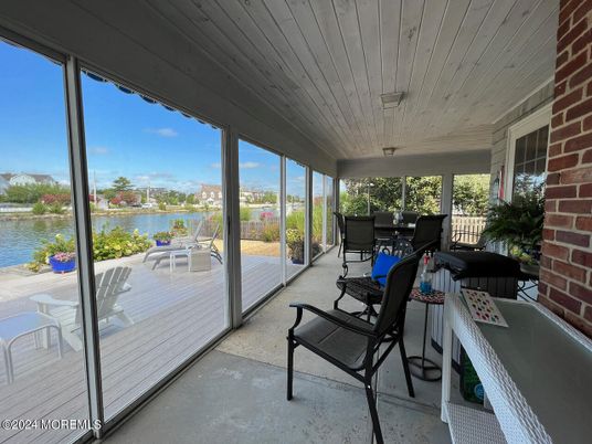 Dining room, Interior, Sun Room, Water
