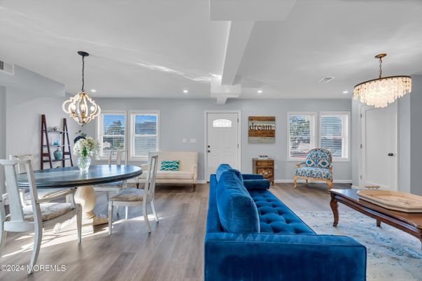 Chandelier, Dining room, Interior, Pendant Lights, Recessed Lighting, Wood Texture Flooring
