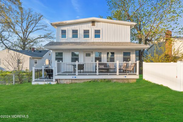 Backyard, Exterior, Facade, American Foursquare