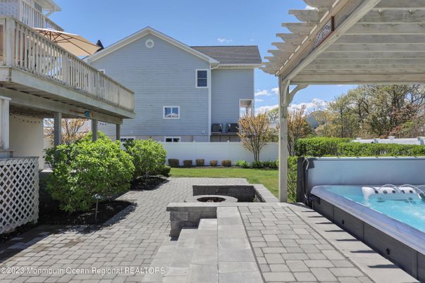 Exterior, Hot Tub