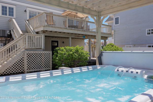 Exterior, Hot Tub, Pool