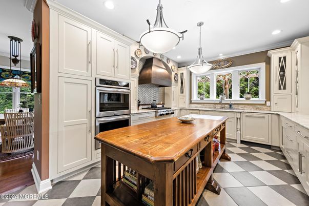 Interior, Kitchen, Pendant Lights, Recessed Lighting, Stainless Steel Appliances