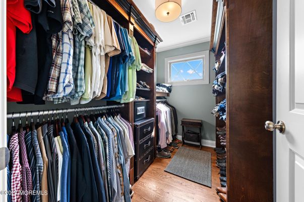 Interior, Walk-in Closets, Wood Texture Flooring