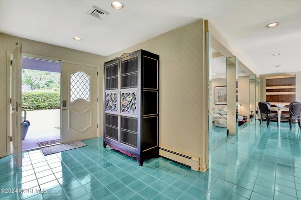 Dining room, Interior, Recessed Lighting