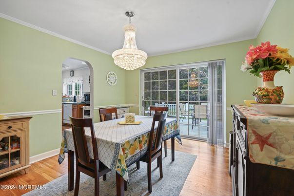 Chandelier, Dining room, Interior, Recessed Lighting, Wood Texture Flooring
