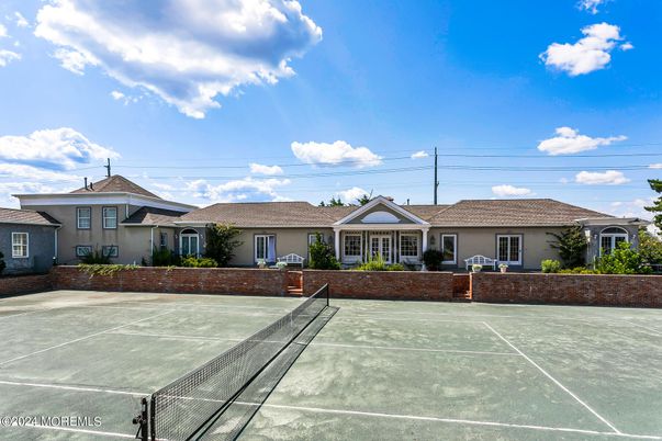 Exterior, Tennis Courts