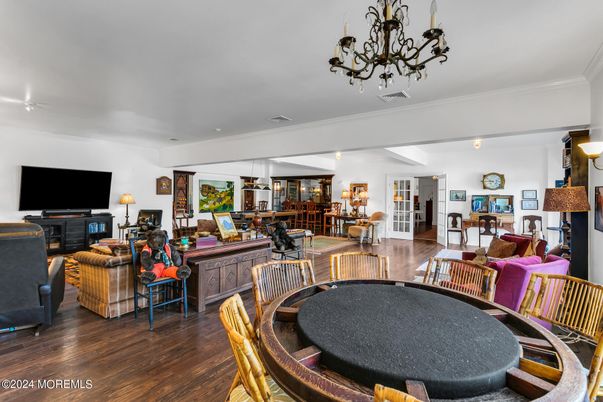 Chandelier, Dining room, Interior, Living room, Pendant Lights, Wood Texture Flooring