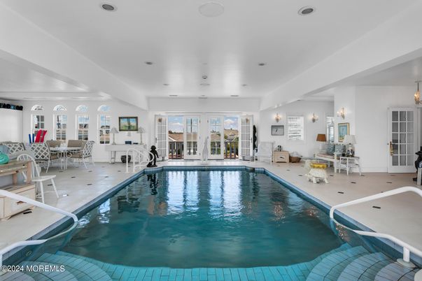 Interior, Pool, Recessed Lighting