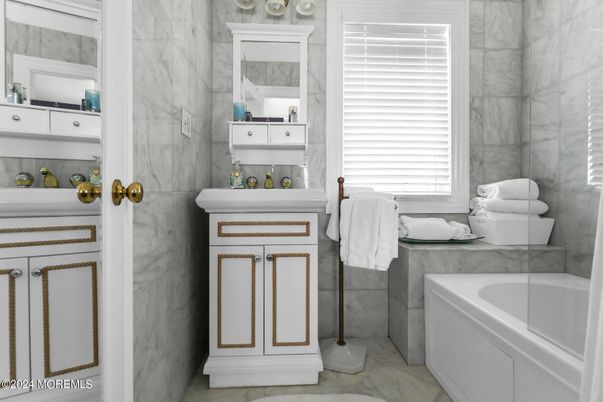 Bathroom, Interior, Marble, Marble Walls