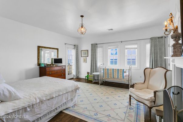 Bedroom, Interior, Pendant Lights, Wood Texture Flooring