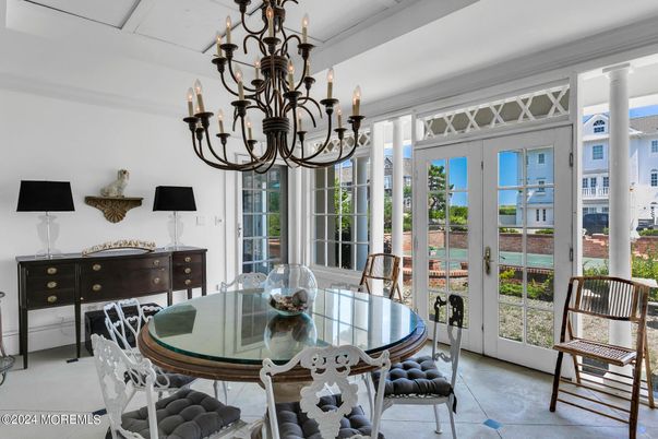 Chandelier, Dining room, Interior