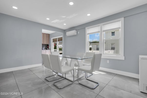 Dining room, Interior, Recessed Lighting