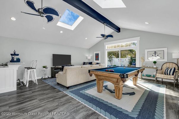 Billiard Table, Game Room, Interior, Living room, Recessed Lighting, Wood Texture Flooring