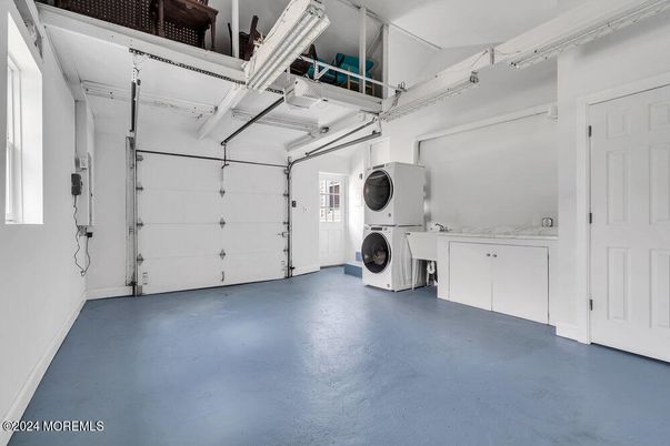 Garage, Interior, Washer