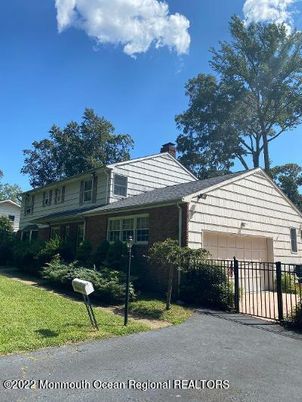 Attached, Exterior, Facade, Brick Facade, Ranch