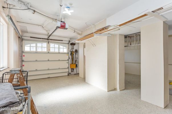 Garage, Interior