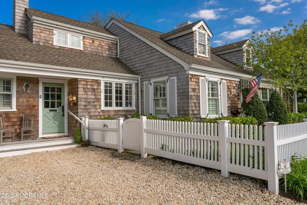 Exterior, Facade, Cape Cod