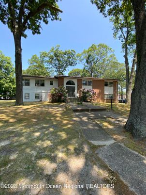 Backyard, Exterior, Facade, Brick Facade, Ranch