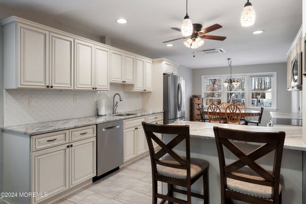 Dining room, Interior, Kitchen, Recessed Lighting