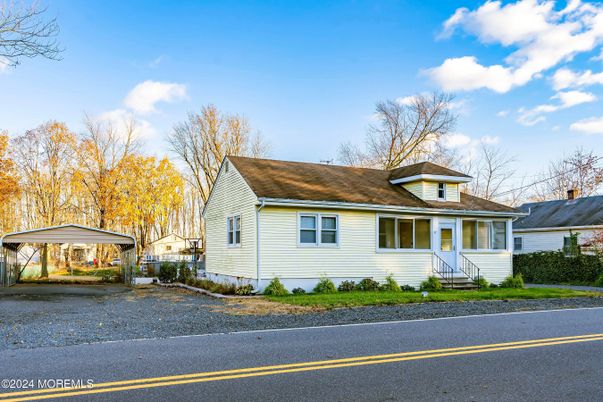 Exterior, Facade, Cape Cod