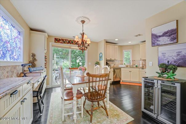 Chandelier, Dining room, Interior, Kitchen, Recessed Lighting, Wood Texture Flooring