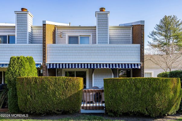 Exterior, Facade, None