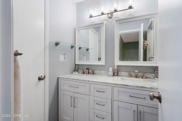 Bathroom, Dual Sink Vanities, Interior