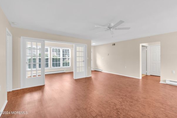 Empty room, Interior, Recessed Lighting, Wood Texture Flooring