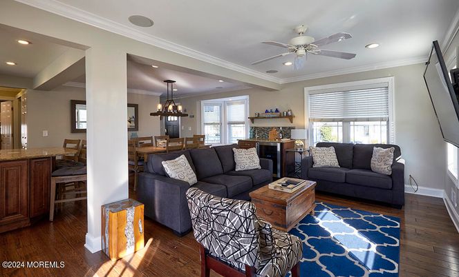Chandelier, Dining room, Interior, Living room, Recessed Lighting, Wood Texture Flooring