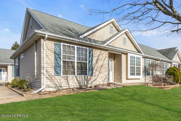 Exterior, Facade, Cape Cod