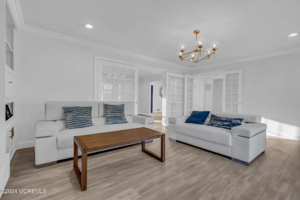 Chandelier, Interior, Living room, Recessed Lighting, Wood Texture Flooring