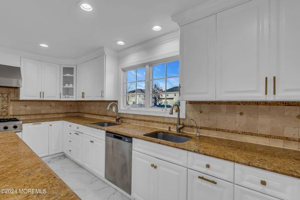 Interior, Kitchen, Marble, Recessed Lighting, Stainless Steel Appliances
