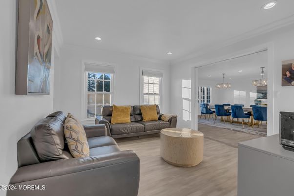 Chandelier, Dining room, Interior, Living room, Pendant Lights, Recessed Lighting, Wood Texture Flooring