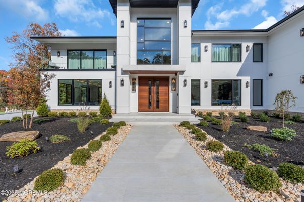 Exterior, Facade, Modern