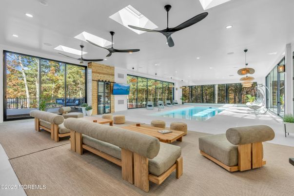 Interior, Living room, Pendant Lights, Pool, Recessed Lighting