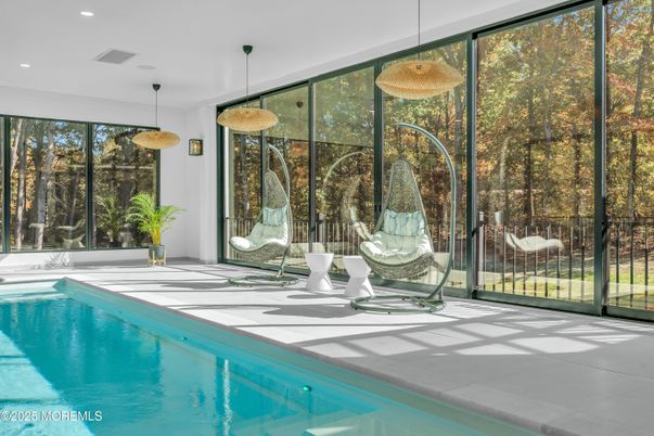 Interior, Pendant Lights, Pool, Recessed Lighting