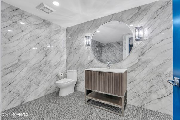 Bathroom, Interior, Marble Walls, Recessed Lighting