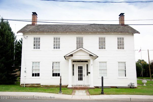 Exterior, Facade, Georgian