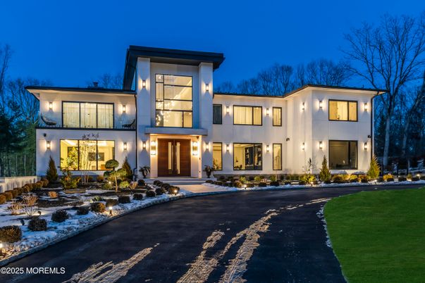 Backyard, Exterior, Facade, Modern