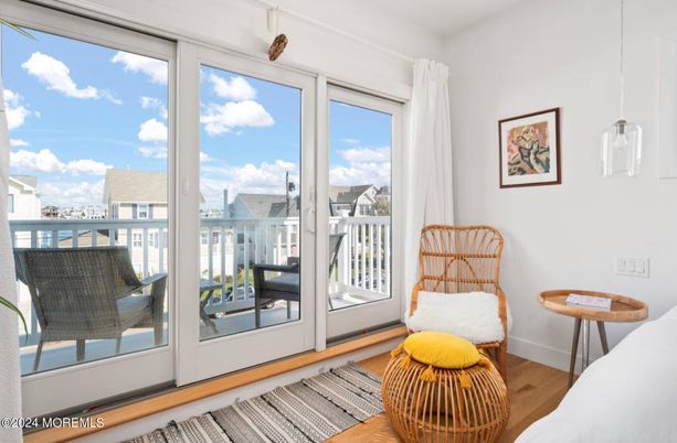 Interior, Sun Room, Wood Texture Flooring
