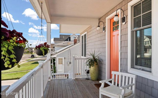Exterior, Wood Texture Flooring